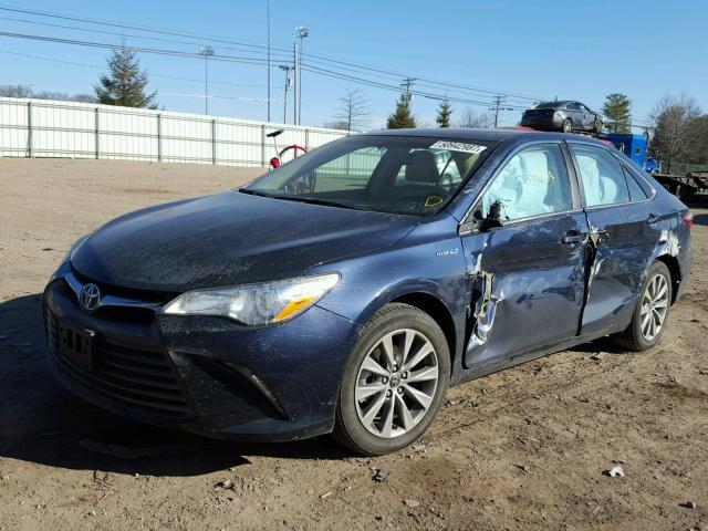 4T1BD1FK3FU158423 - 2015 TOYOTA CAMRY HYBR BLUE photo 2