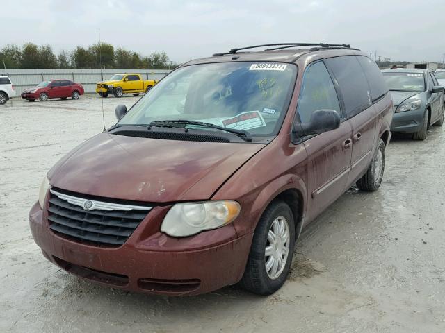 2A4GP54LX6R893377 - 2006 CHRYSLER TOWN & COU BURGUNDY photo 2