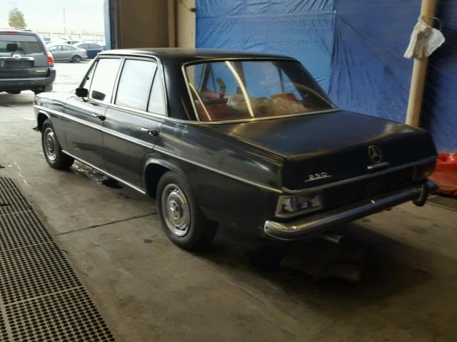 11401510031788 - 1969 MERCEDES-BENZ 240 BLACK photo 3