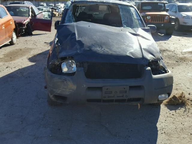 1FMYU93144KA62751 - 2004 FORD ESCAPE XLT BLUE photo 9