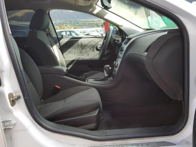 1G1ZC5E00CF290299 - 2012 CHEVROLET MALIBU 1LT WHITE photo 5