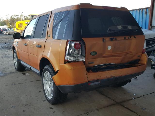 SALFS24N58H045124 - 2008 LAND ROVER LR2 SE TEC ORANGE photo 3