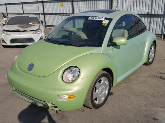 3VWCK21C81M434383 - 2001 VOLKSWAGEN NEW BEETLE 绿色 照片 2