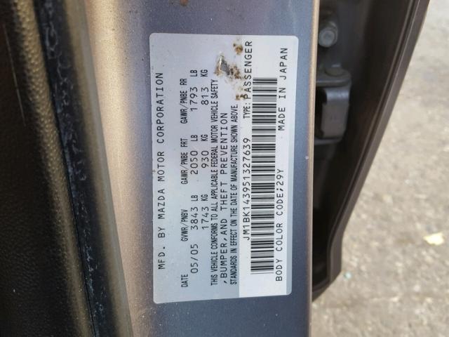 JM1BK143951327639 - 2005 MAZDA 3 HATCHBAC GRAY photo 10