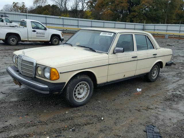 WDBAB33A6CB012214 - 1982 MERCEDES-BENZ 300 DT CREAM photo 2