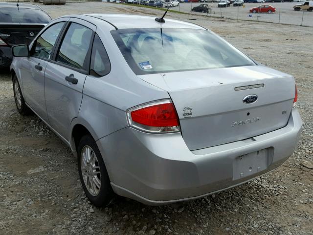 1FAHP35N79W232891 - 2009 FORD FOCUS SE SILVER photo 3