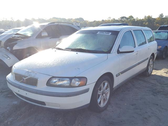 YV1SW61R922235375 - 2002 VOLVO V70 WHITE photo 2