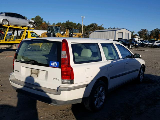 YV1SW61R922235375 - 2002 VOLVO V70 WHITE photo 4