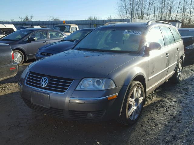 WVWYU63B15E103378 - 2005 VOLKSWAGEN PASSAT GLX GRAY photo 2