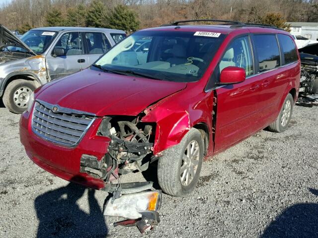 2A8HR54P58R138642 - 2008 CHRYSLER TOWN & COU MAROON photo 2