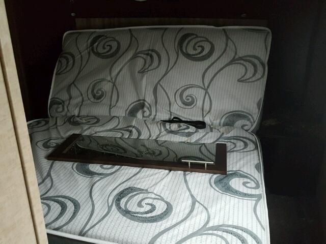 5ZT3CKXB8J2700599 - 2018 CHER CAMPER WHITE photo 5