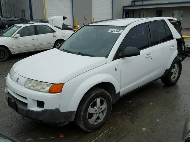 5GZCZ33DX5S832328 - 2005 SATURN VUE WHITE photo 2