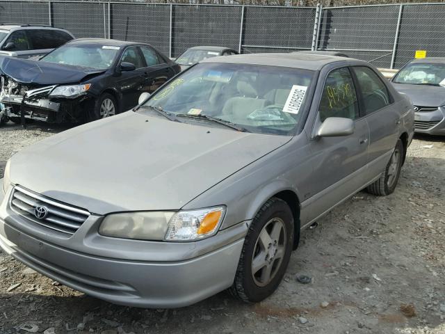 JT2BF22K610304591 - 2001 TOYOTA CAMRY CE SILVER photo 2