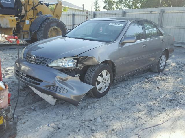4T1BE32K94U937126 - 2004 TOYOTA CAMRY LE ნაცრისფერი ფოტო 2