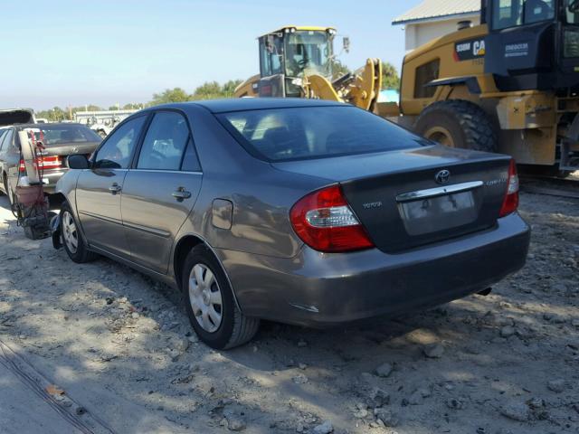 4T1BE32K94U937126 - 2004 TOYOTA CAMRY LE ნაცრისფერი ფოტო 3