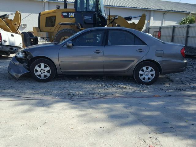 4T1BE32K94U937126 - 2004 TOYOTA CAMRY LE ნაცრისფერი ფოტო 9