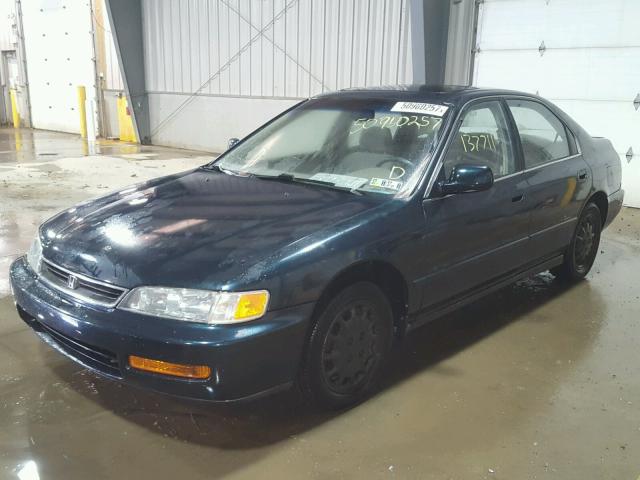 1HGCD5659VA259753 - 1997 HONDA ACCORD EX GREEN photo 2