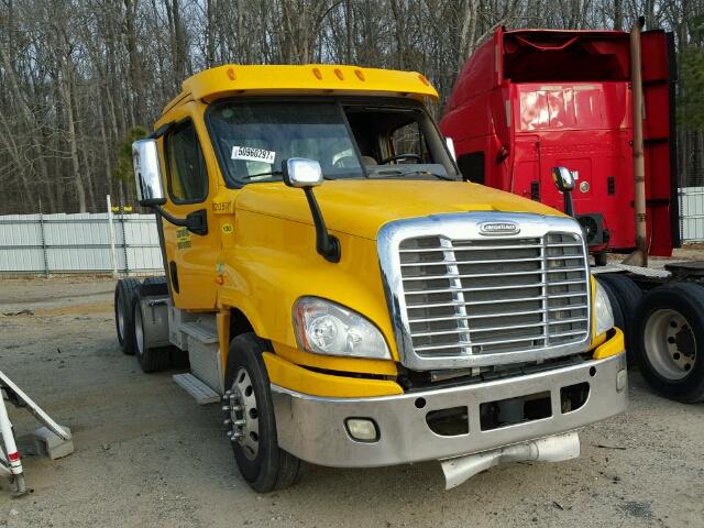 3AKJGEDV6DSBA8450 - 2013 FREIGHTLINER CASCADIA 1 YELLOW photo 1