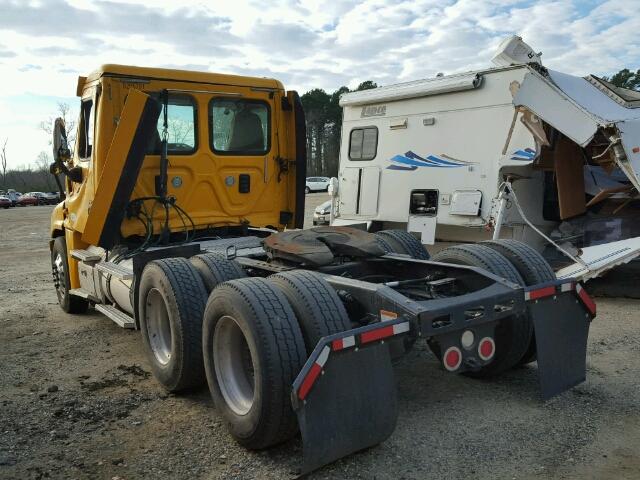 3AKJGEDV6DSBA8450 - 2013 FREIGHTLINER CASCADIA 1 YELLOW photo 3