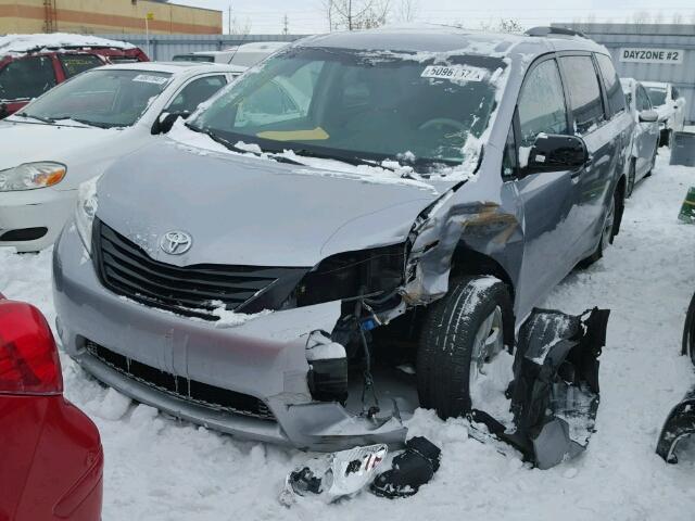 5TDZK3DC2CS196628 - 2012 TOYOTA SIENNA BAS SILVER photo 2