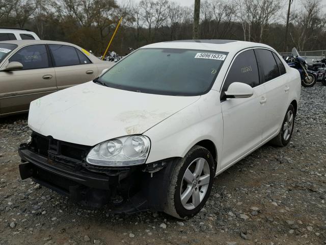 3VWRM71K59M068855 - 2009 VOLKSWAGEN JETTA SE WHITE photo 2