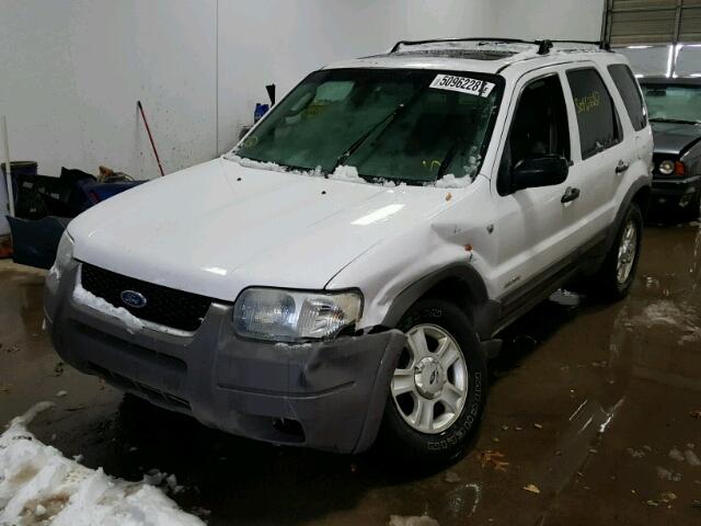 1FMCU04112KA07286 - 2002 FORD ESCAPE XLT WHITE photo 2