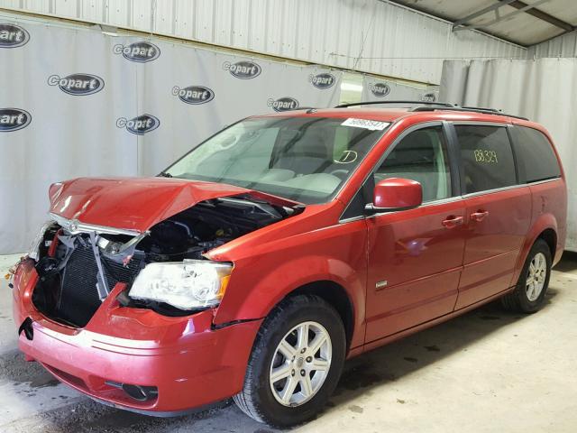 2A8HR54P08R731731 - 2008 CHRYSLER TOWN & COU RED photo 2