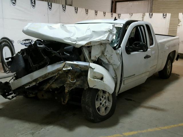 1GCEC19J98Z290194 - 2008 CHEVROLET SILVERADO WHITE photo 2