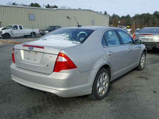 3FAHP0HA1AR359120 - 2010 FORD FUSION SE GRAY photo 4