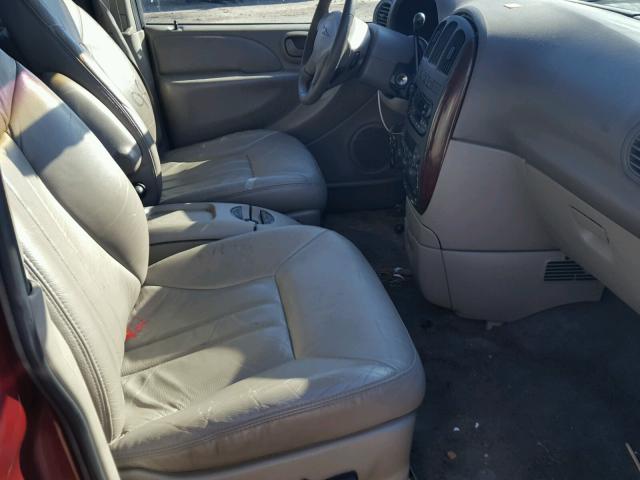 2C4GP54L12R720329 - 2002 CHRYSLER TOWN & COU BURGUNDY photo 5