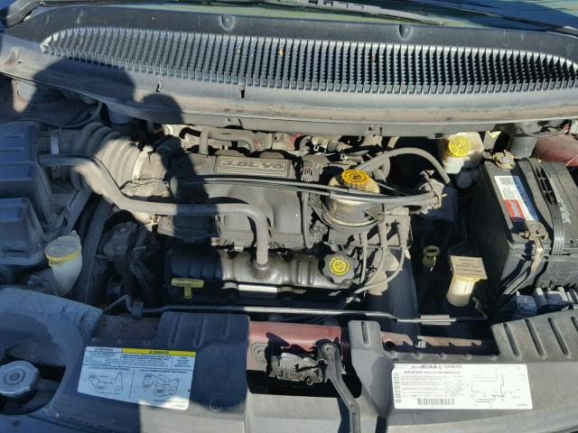 2C4GP54L12R720329 - 2002 CHRYSLER TOWN & COU BURGUNDY photo 7