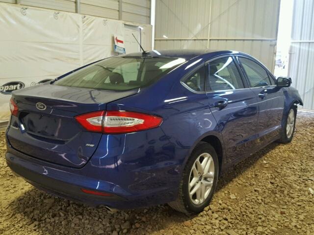 3FA6P0H76GR320401 - 2016 FORD FUSION SE BLUE photo 4