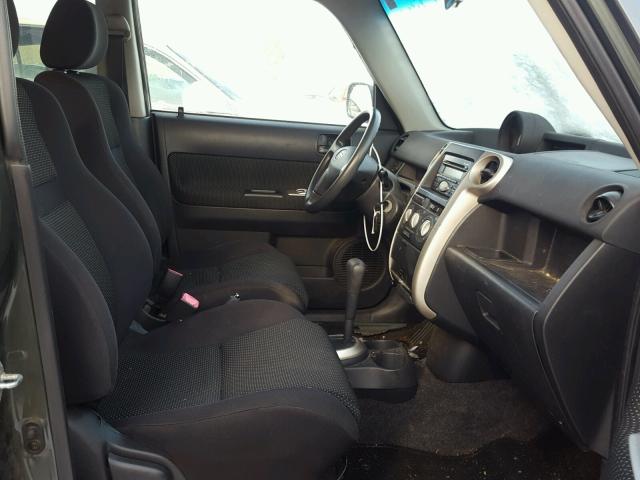 JTLKT324954003534 - 2005 TOYOTA SCION XB GREEN photo 5