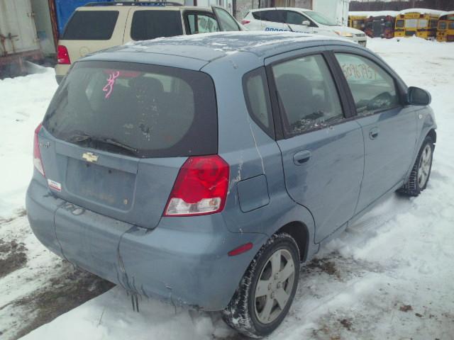 KL1TD66648B062301 - 2008 CHEVROLET AVEO BASE BLUE photo 4