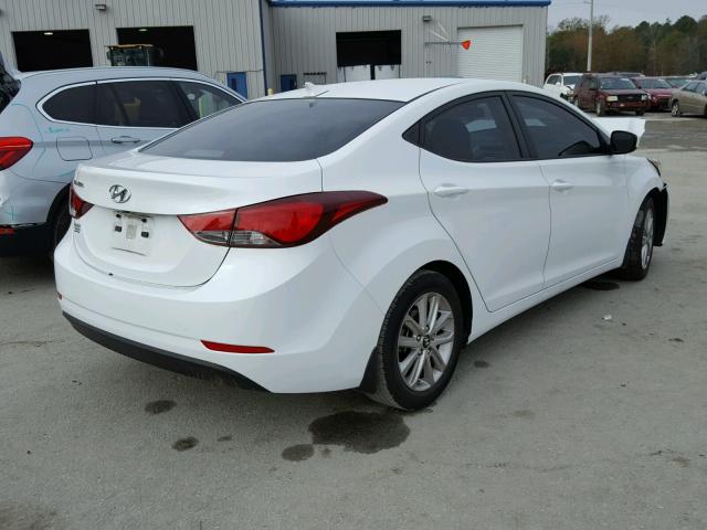 5NPDH4AE7FH556930 - 2015 HYUNDAI ELANTRA SE WHITE photo 4