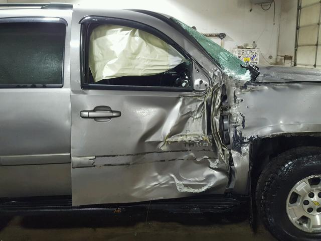 1GNFK13098J145881 - 2008 CHEVROLET TAHOE K150 GRAY photo 9