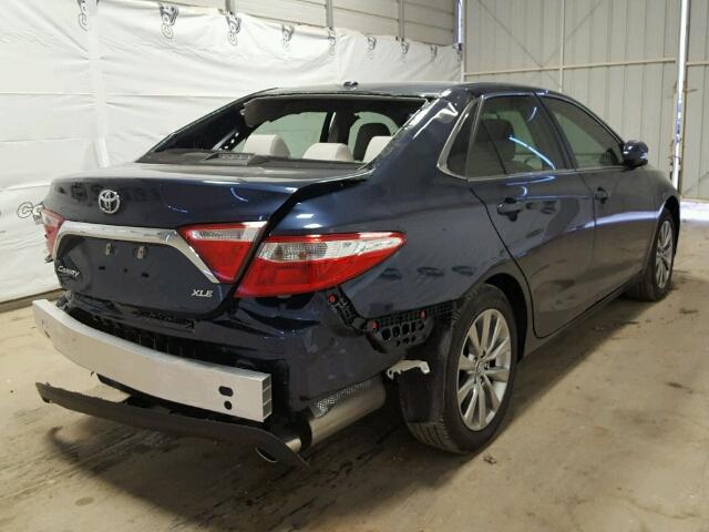 4T1BF1FK0HU766221 - 2017 TOYOTA CAMRY LE BLUE photo 4