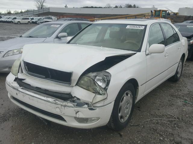 JTHBN30F210050866 - 2001 LEXUS LS 430 WHITE photo 2