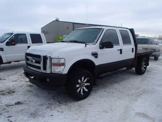 1FTWW31568EB98733 - 2008 FORD F350 SRW S WHITE photo 2