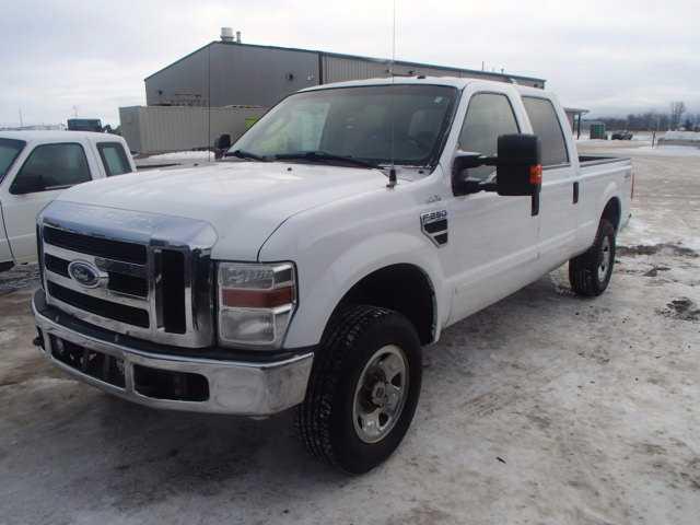 1FTSW21538EE44761 - 2008 FORD F250 SUPER WHITE photo 2