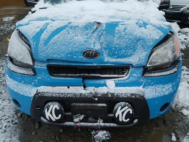 KNDJT2A29B7273455 - 2011 KIA SOUL + BLUE photo 7