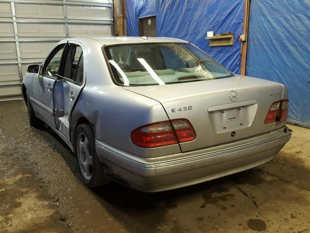 WDBJF83J3YX032075 - 2000 MERCEDES-BENZ E 430 SILVER photo 3