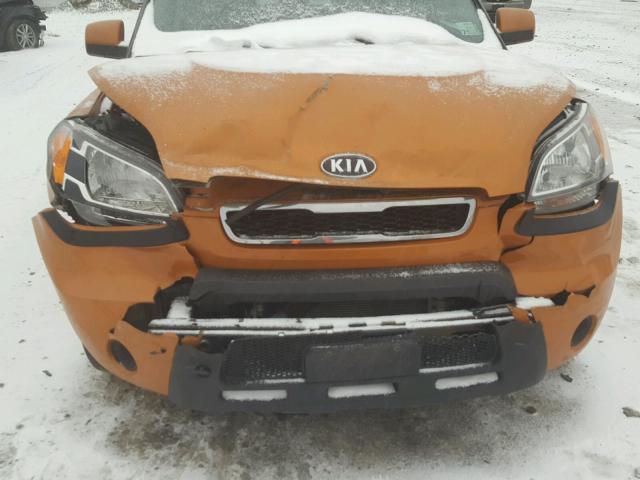 KNDJT2A22B7204655 - 2011 KIA SOUL + ORANGE photo 9