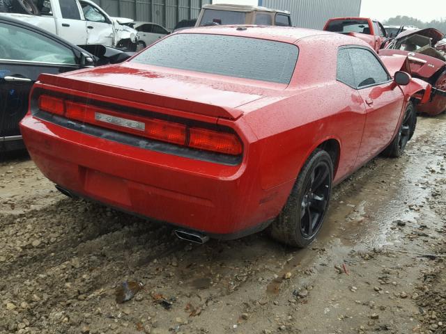 2C3CDYAGXDH616208 - 2013 DODGE CHALLENGER RED photo 4