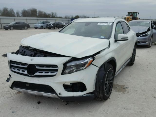 WDCTG4EB2JJ390535 - 2018 MERCEDES-BENZ GLA 250 WHITE photo 2