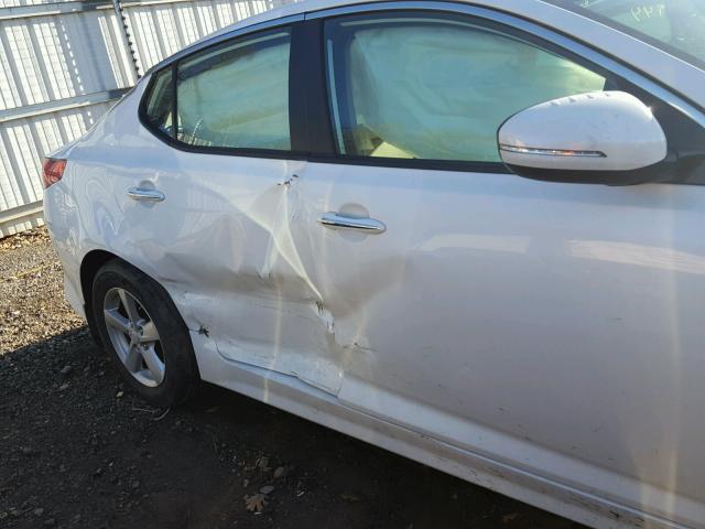 KNAGM4A75F5551751 - 2015 KIA OPTIMA LX WHITE photo 9