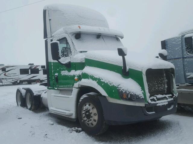 3AKJGED51FSGJ3142 - 2015 FREIGHTLINER CASCADIA 1 GREEN photo 1