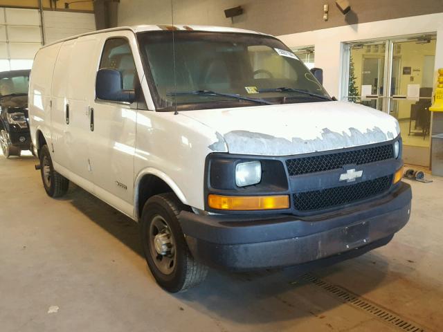 1GCGG25V551116354 - 2005 CHEVROLET EXPRESS G2 WHITE photo 1