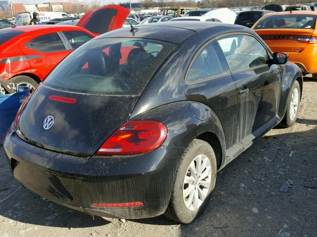 3VWF17AT2FM642134 - 2015 VOLKSWAGEN BEETLE 1.8 BLACK photo 4