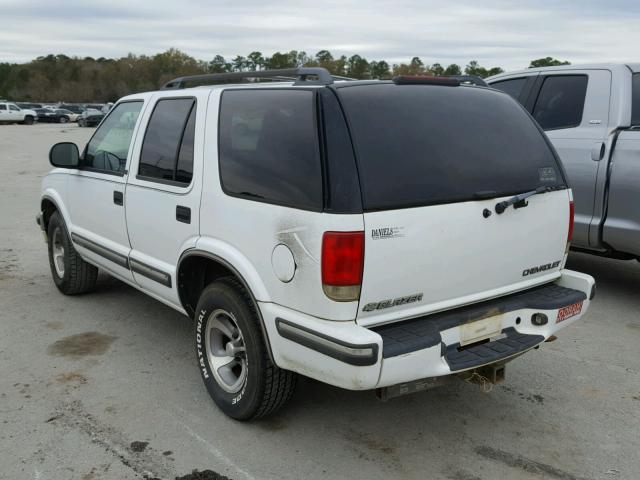 1GNCS13W3W2222095 - 1998 CHEVROLET BLAZER WHITE photo 3